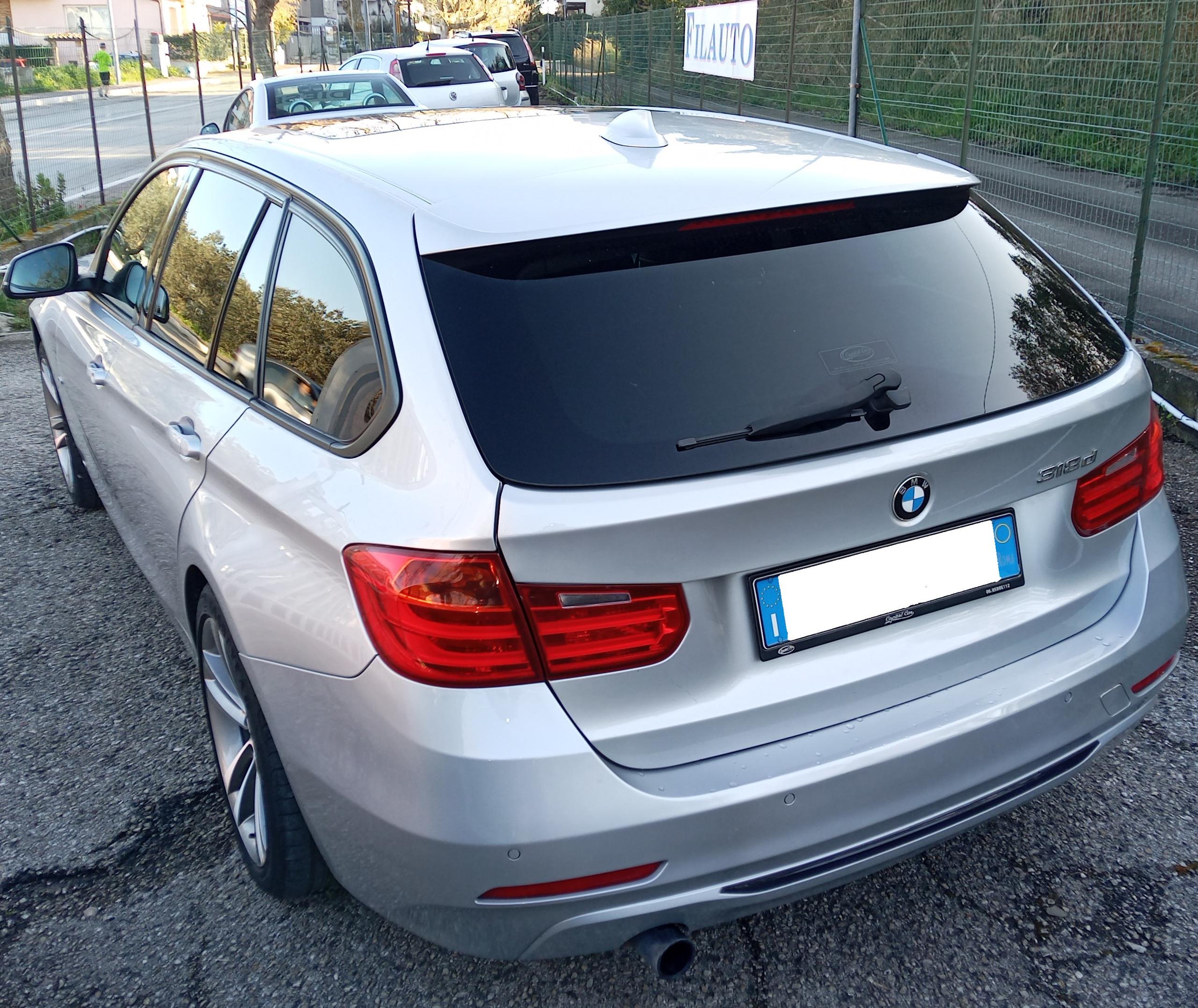 2014 BMW 318d touring sport 12.500 €