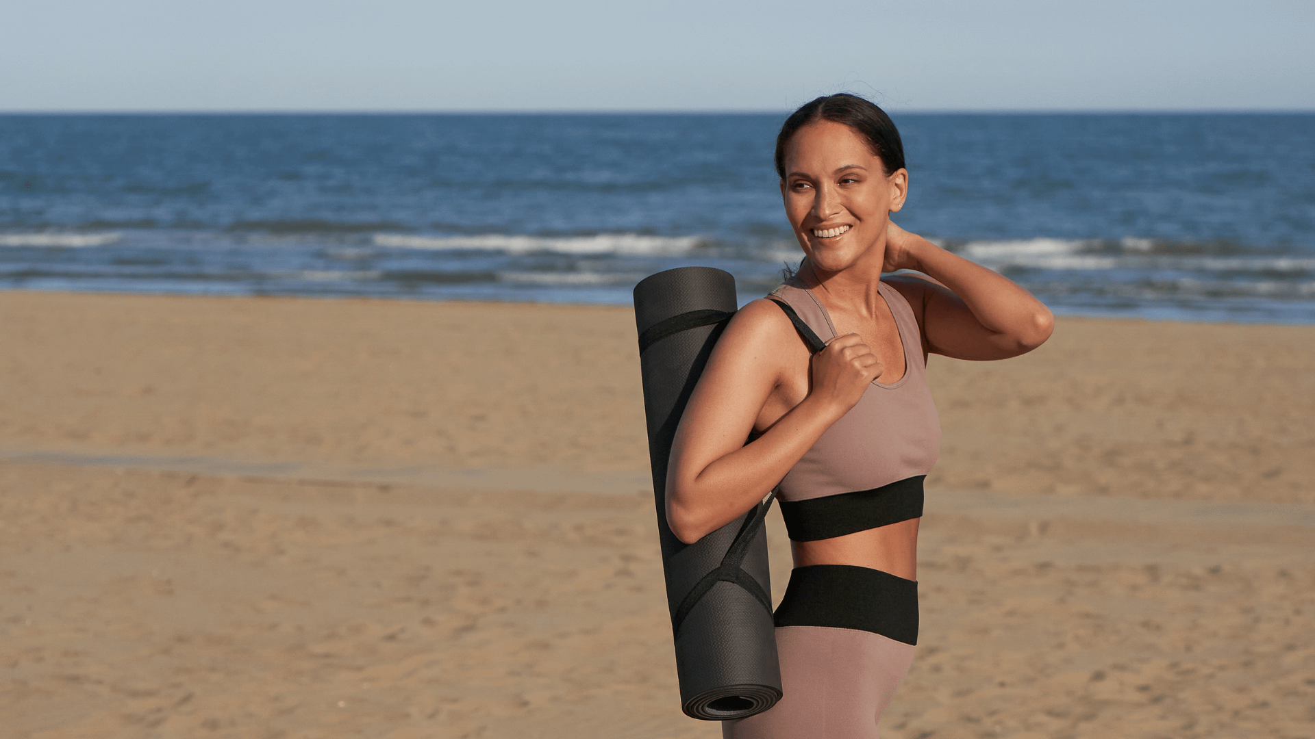 PROGRAMMI PER IL WEEKEND?...YOGA IN SPIAGGIA