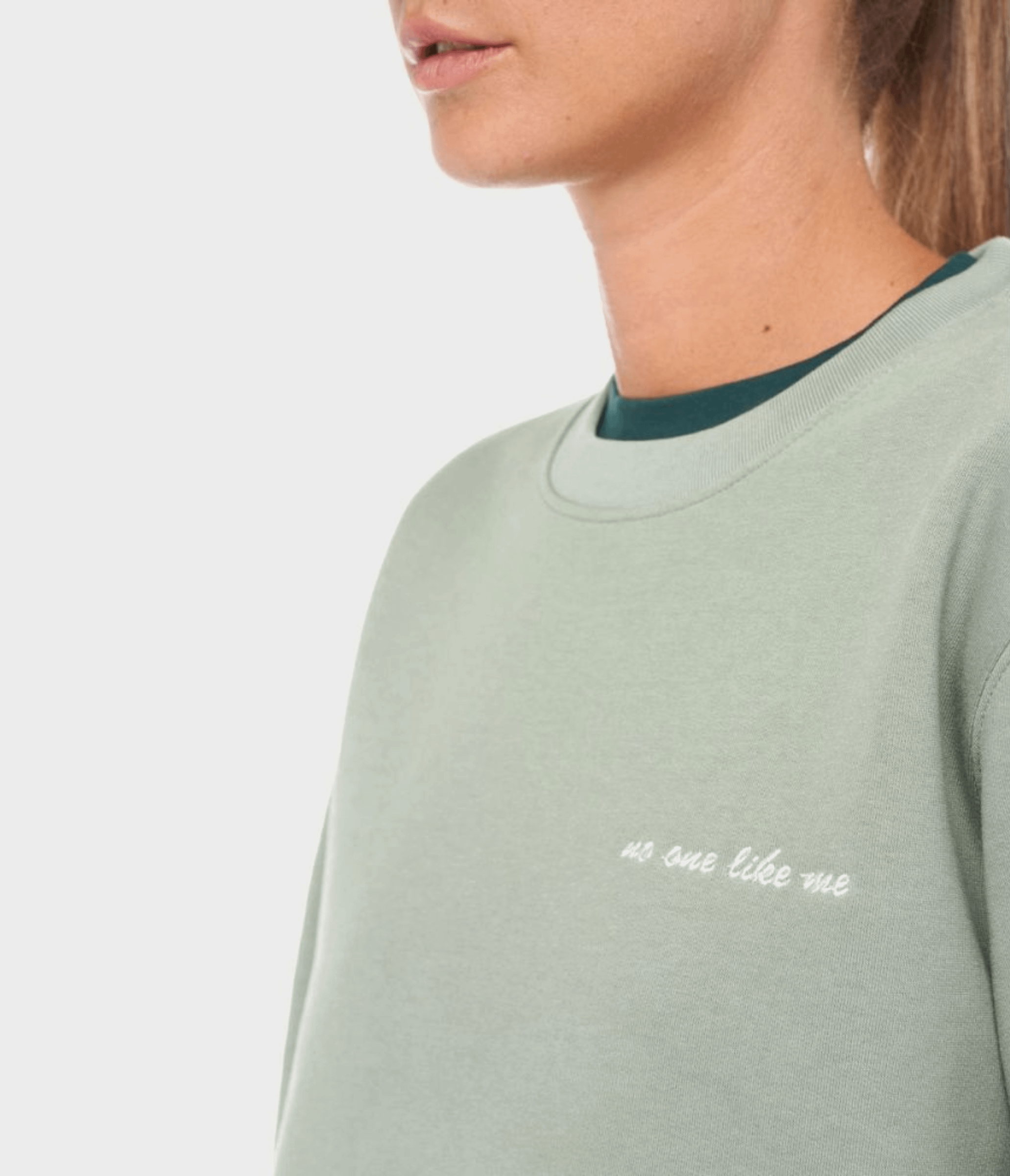 FELPA GIROCOLLO COLUMBIA – NO ONE LIKE ME - ALMOND GREEN