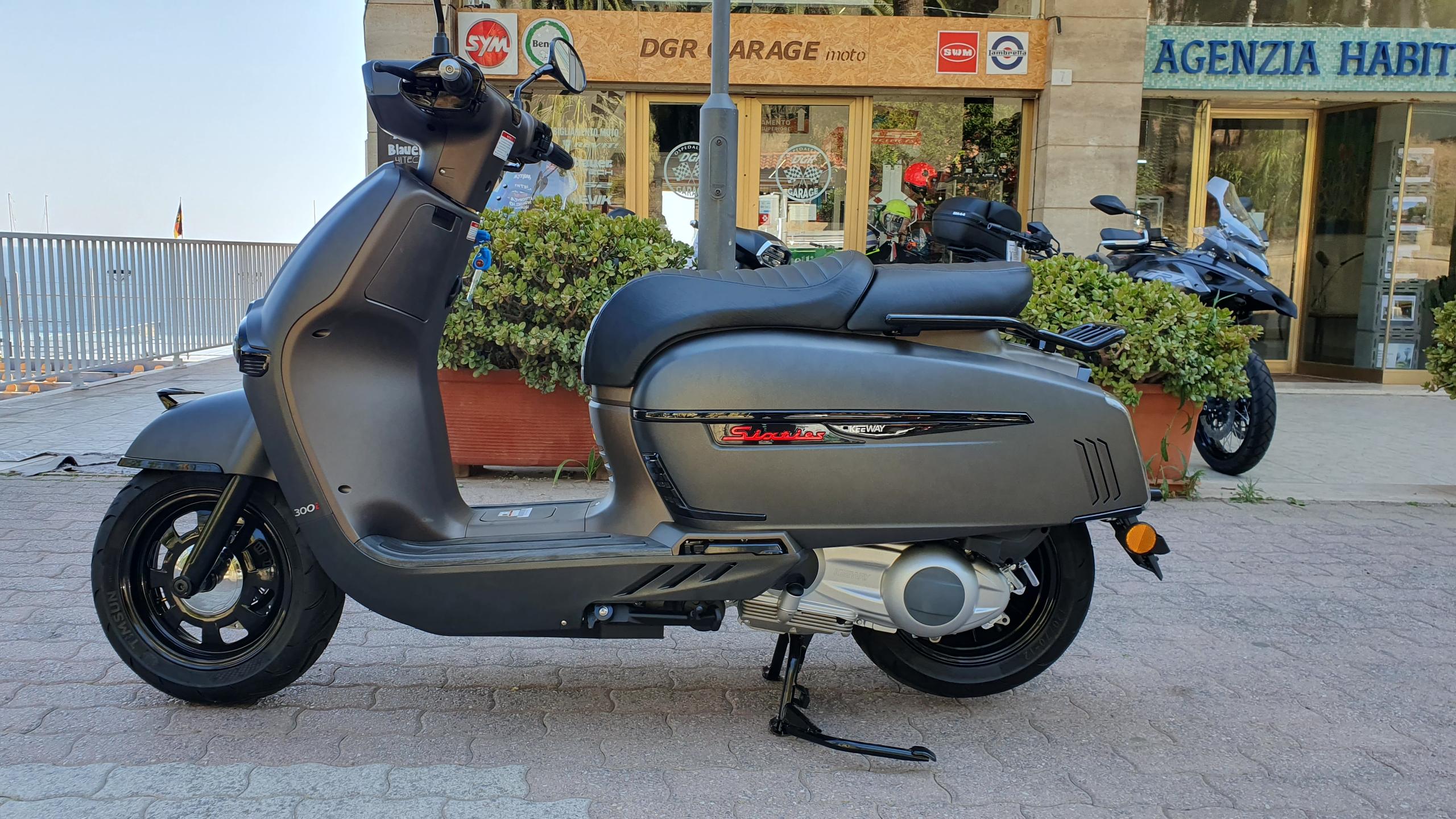 KEEWAY presenta il nuovo scooter SIXTIES 300i