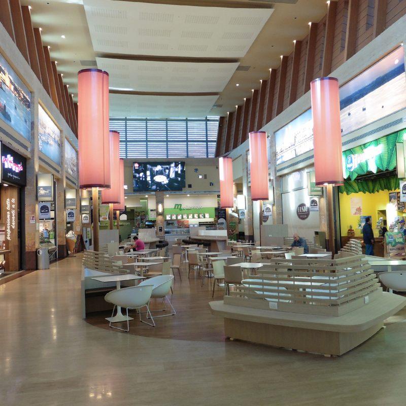Arredo zona food court centro commerciale