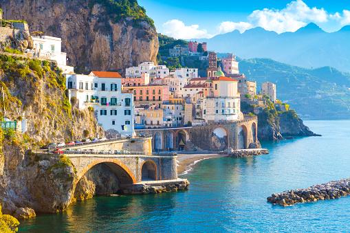 Transfer from Naples to Sorrento Positano whit stop to Pompei ruins, book now whit booking deposit from 50€) the balance of 250€), you willpay on the day of the activity total 200€) per group.