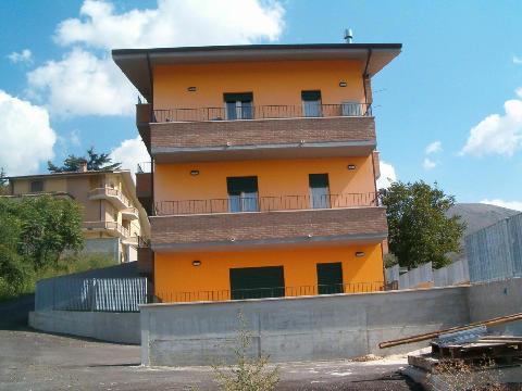 Progetto e costruzione edificio plurifamiliare