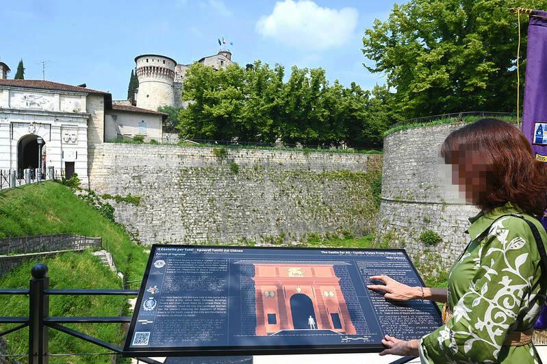 Castello Cidneo - Pannello tattile con immagini a rilievo