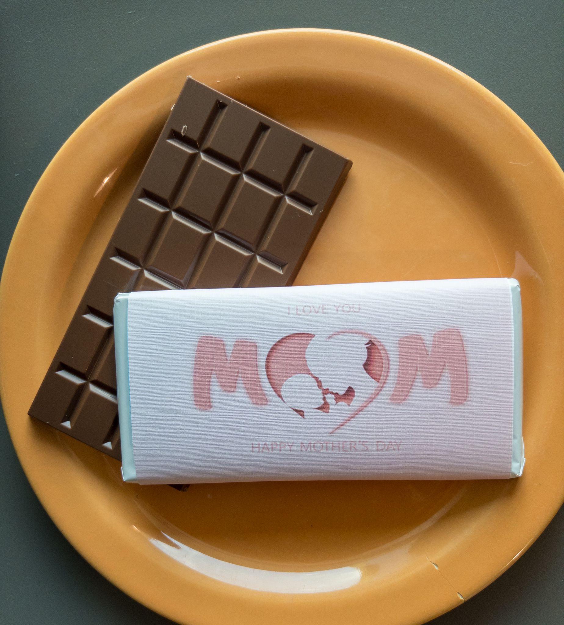 "Love u mom "  Girl , cioccolato personalizzato regalo festa della mamma