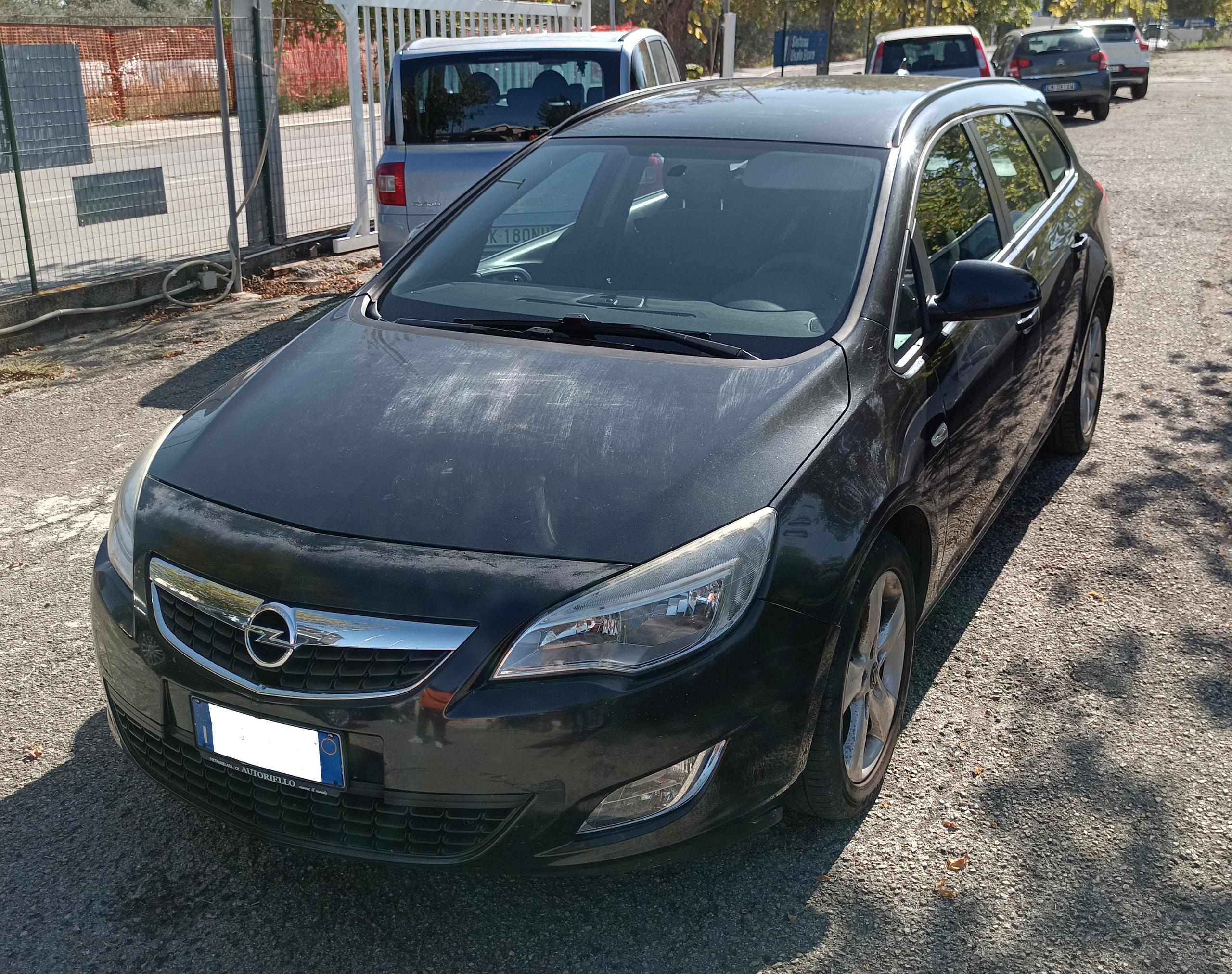 Opel astra 1.7 cdti 125cv sports tourer cosmo 3990 €