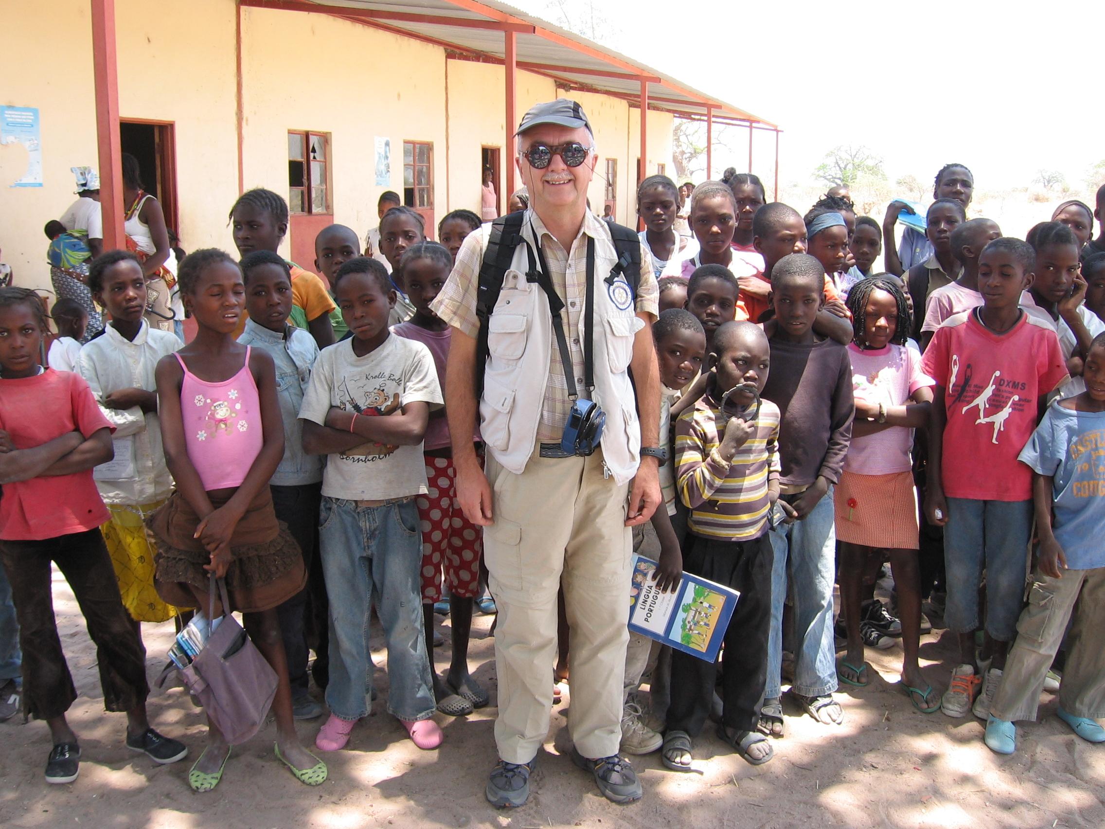 Salvatore Ricca Rosellini a Chiulo in Angola per il Rotary