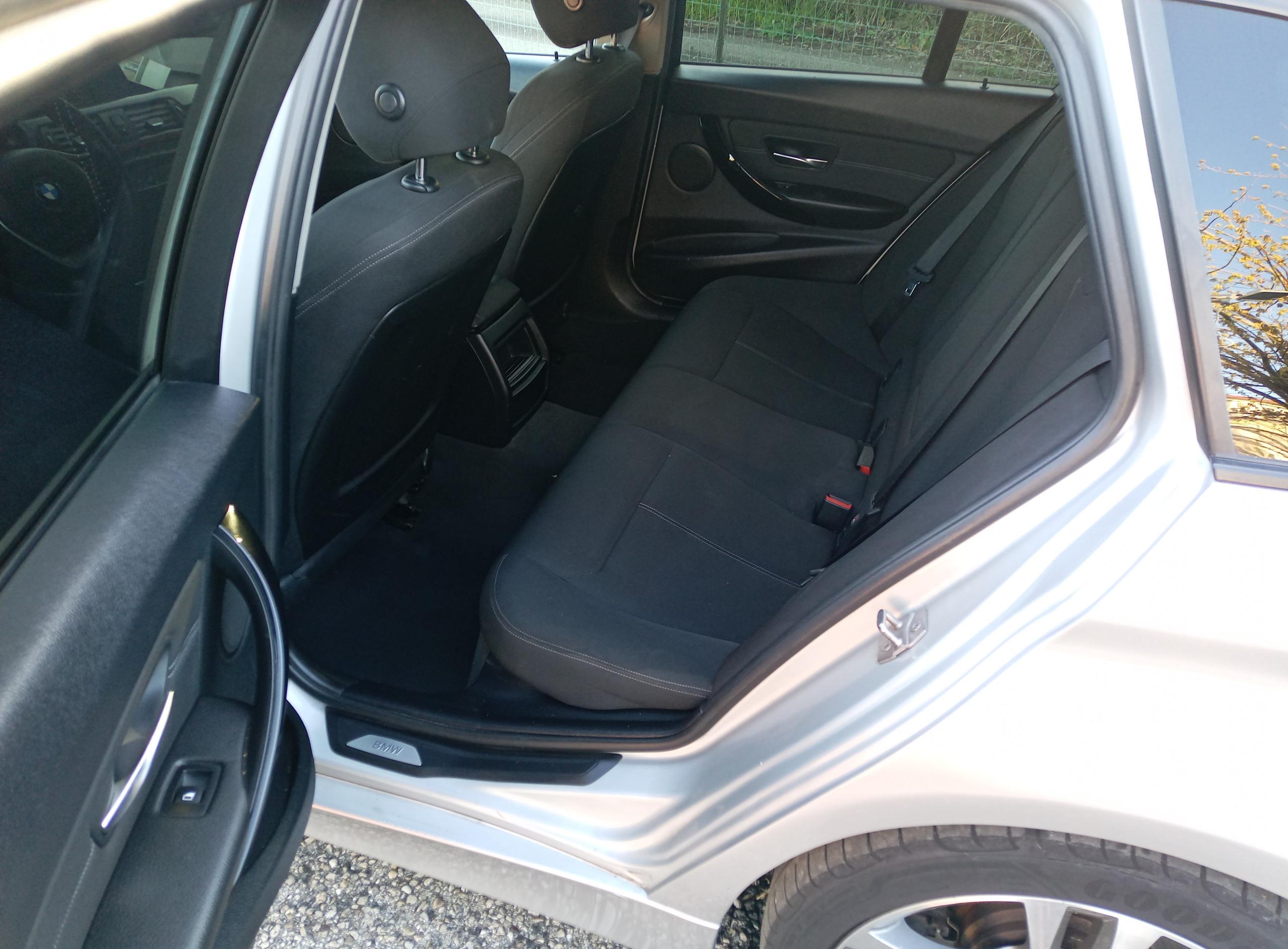 2014 BMW 318d touring sport 12.500 €