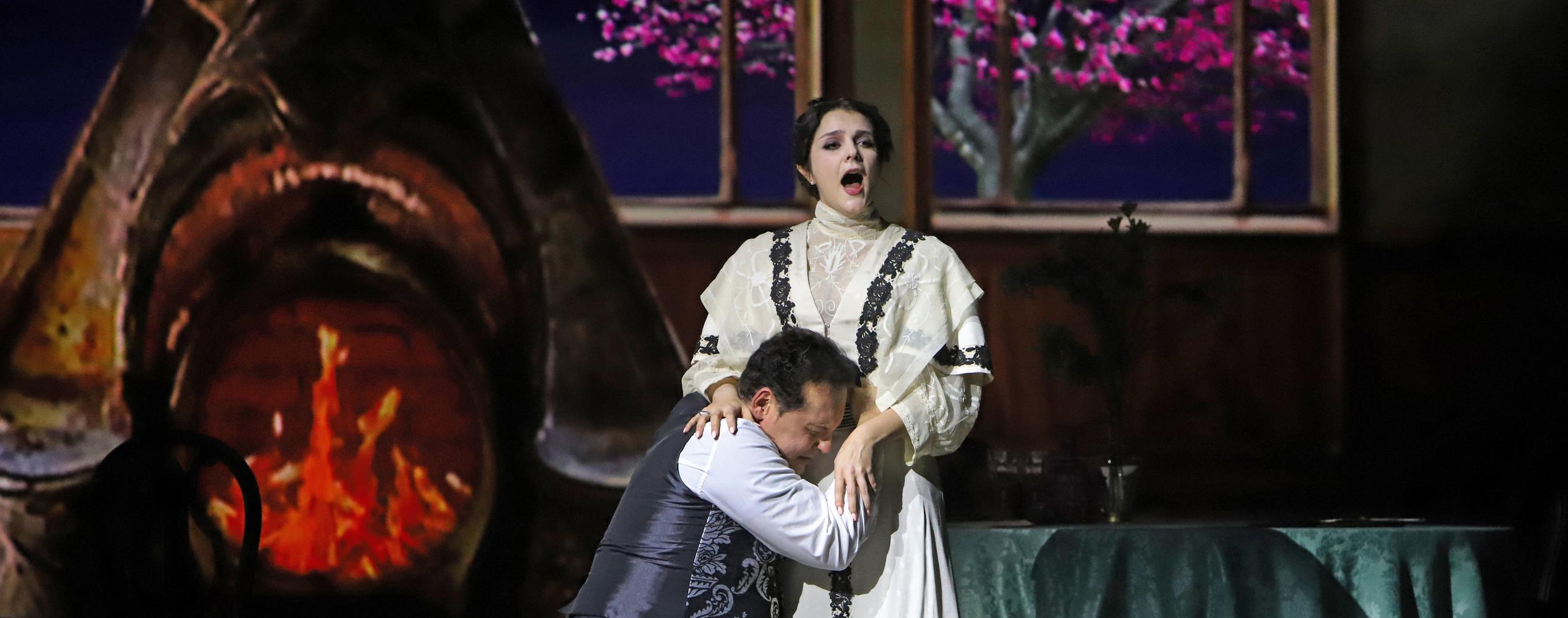 Duemila spettatori in tre recite: la "Traviata" al Teatro Galli fa il pienone - Geronimo News