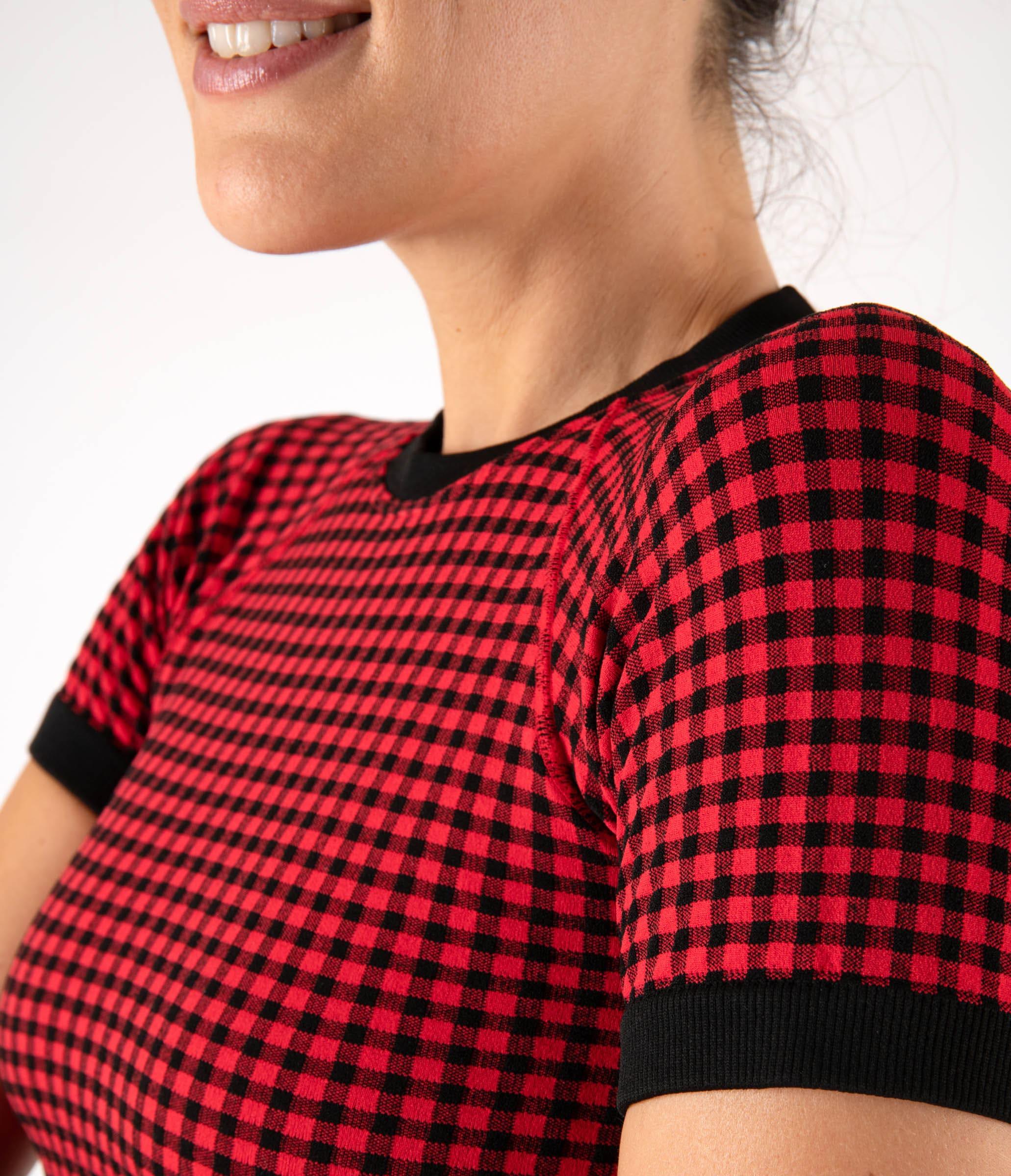 CROP TOP SPORTIVO GEORGIE – CHECK – BLACK AND BRIGHT RED