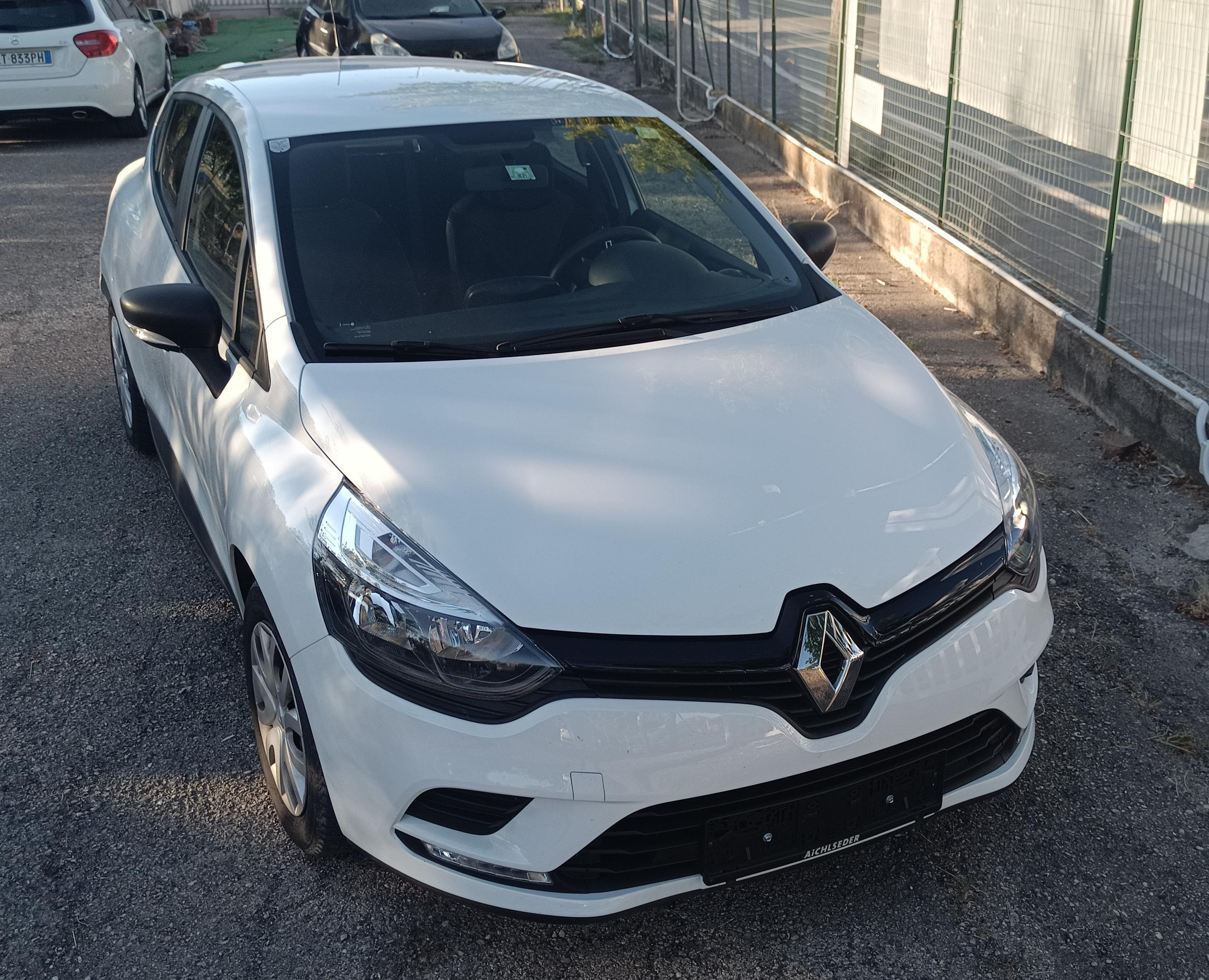 Renault Clio TCe 12V 75 CV 5 porte Business  Vasto (CH)  10.900 €