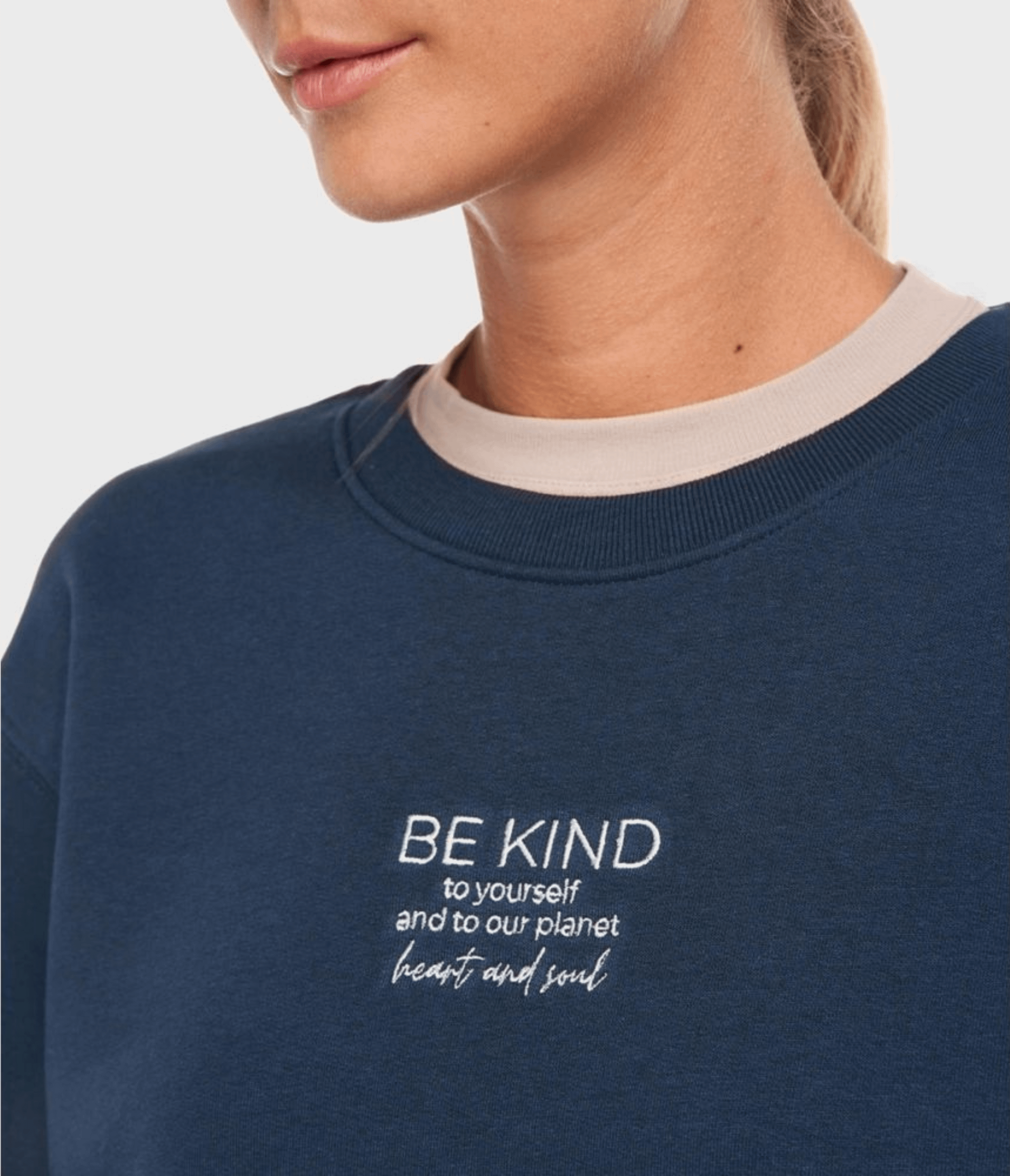 FELPA GIROCOLLO COLUMBIA – BE KIND – NIGHT BLUE