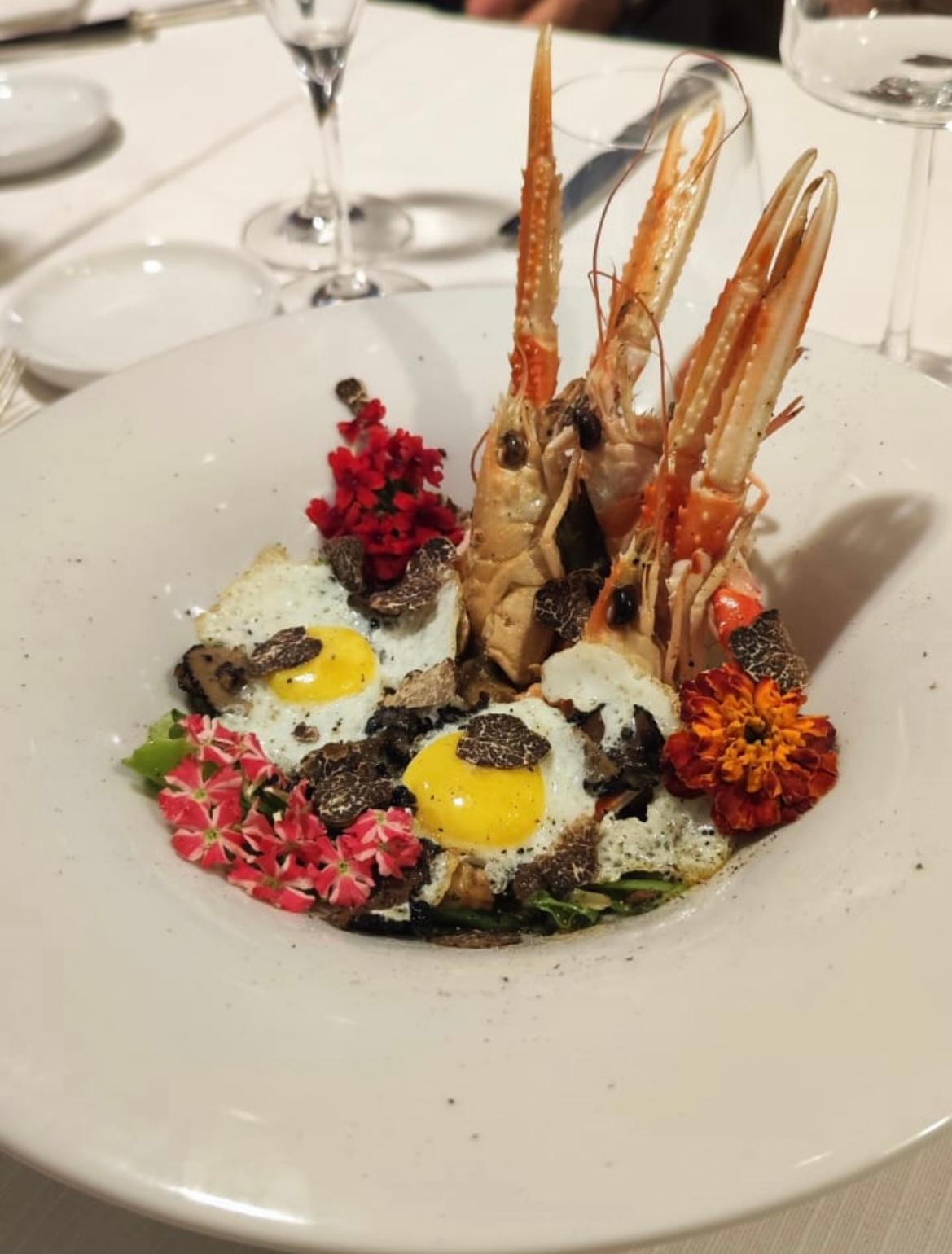 Scampi scelti con tartufo fresco e uova di quaglia