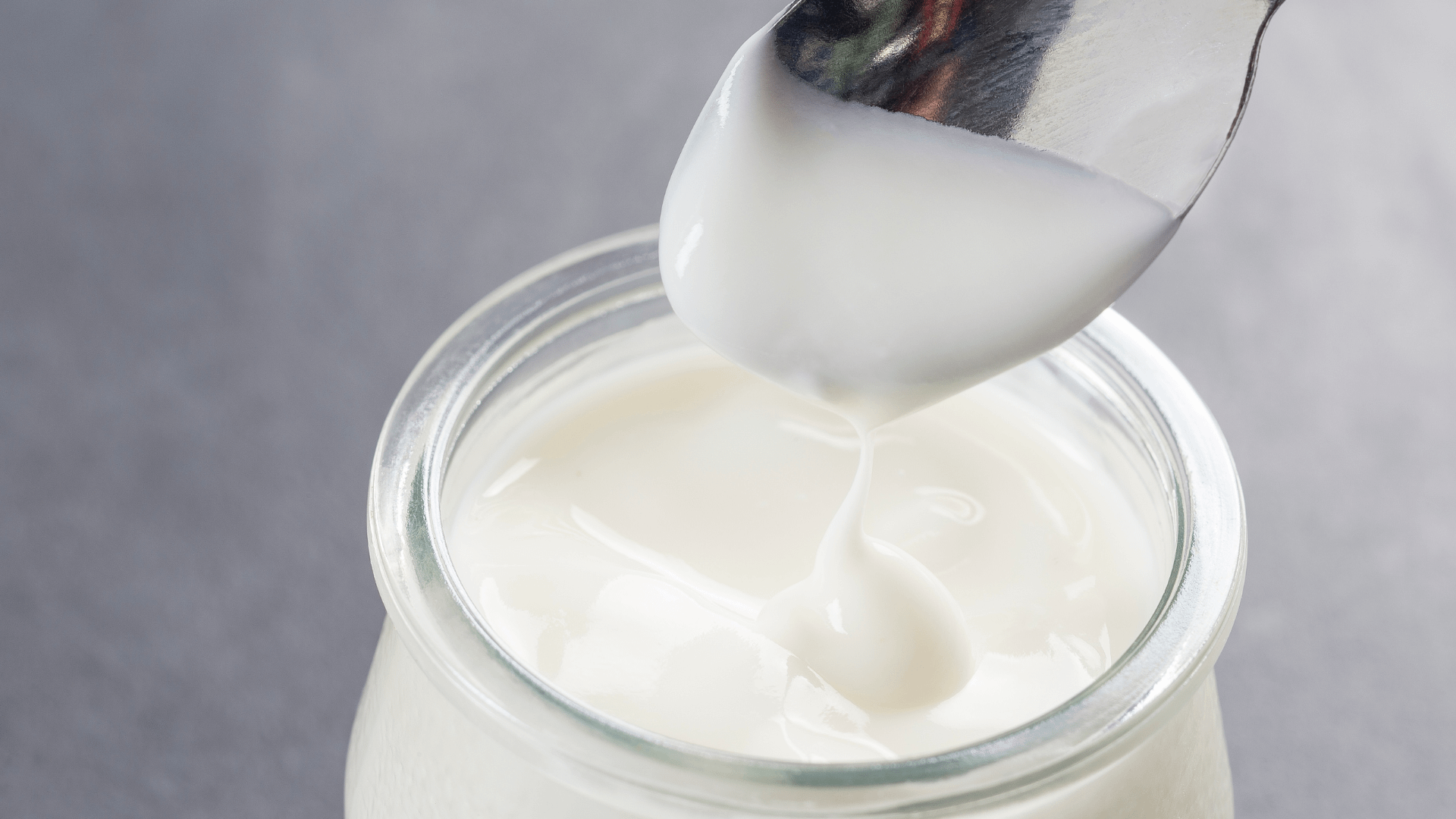 LO YOGURT È L'ALLEATO PER SCACCIARE IL GONFIORE ADDOMINALE