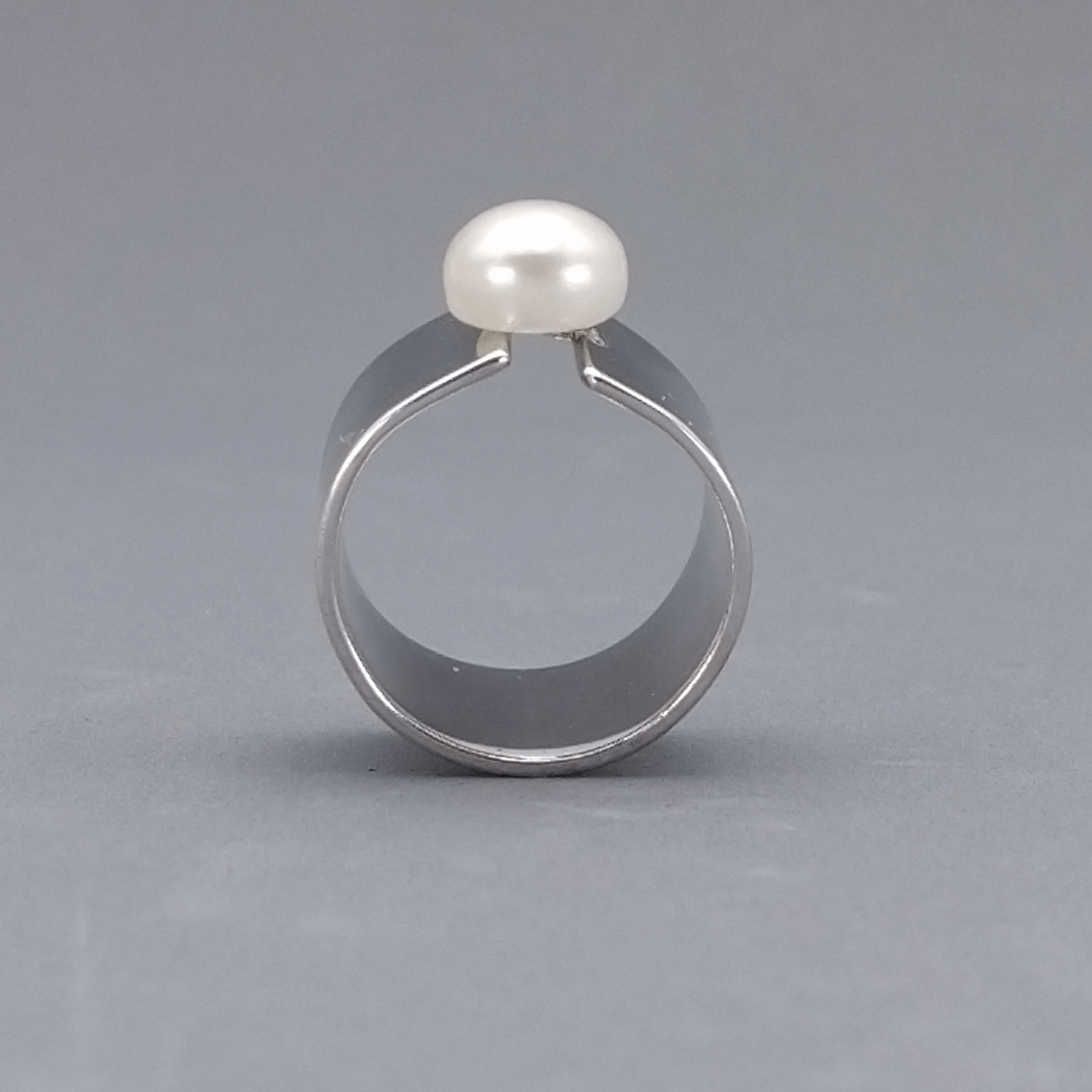 Ring silver pearls