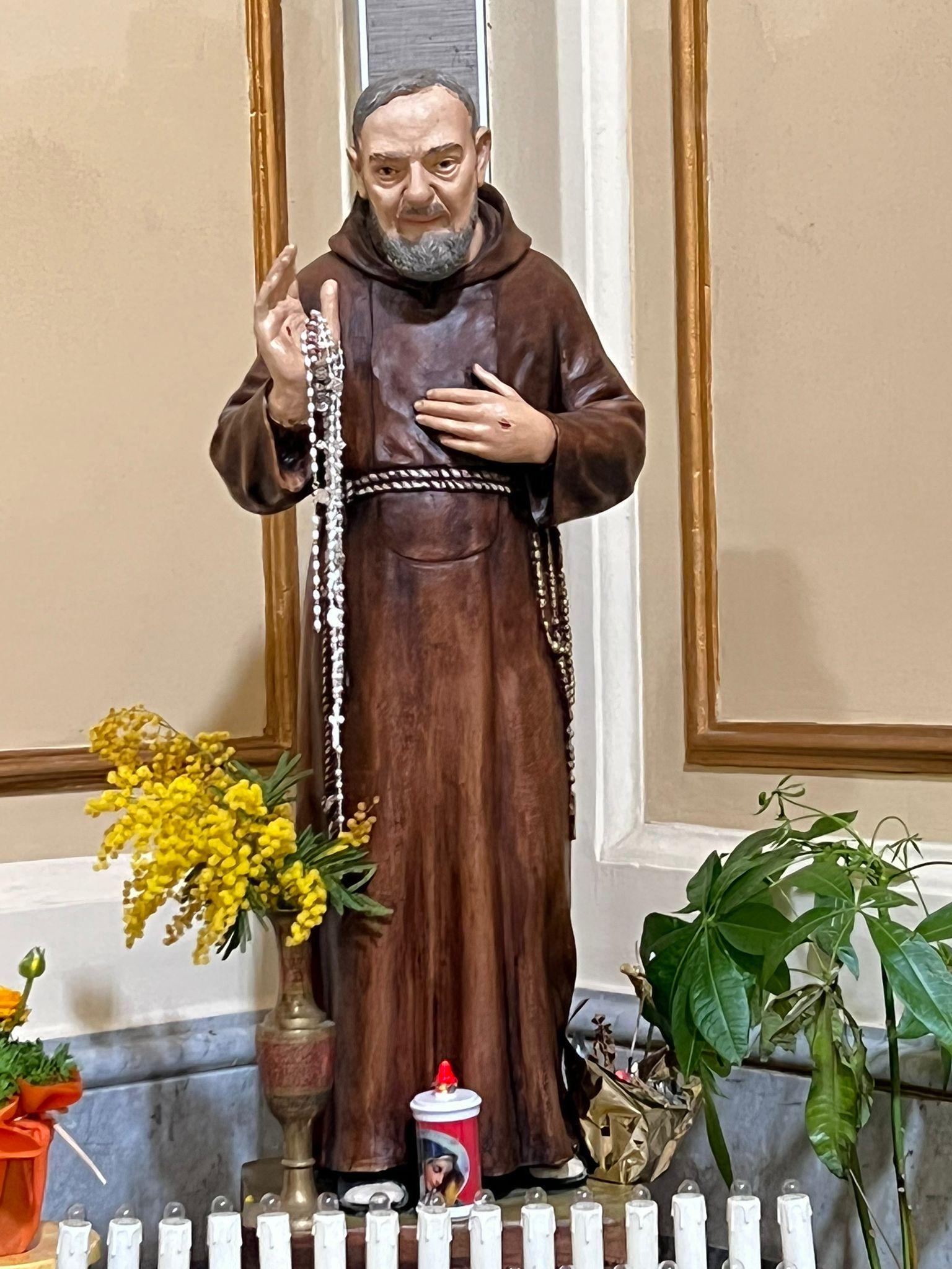 Statua di San Pio da Pietrelcina