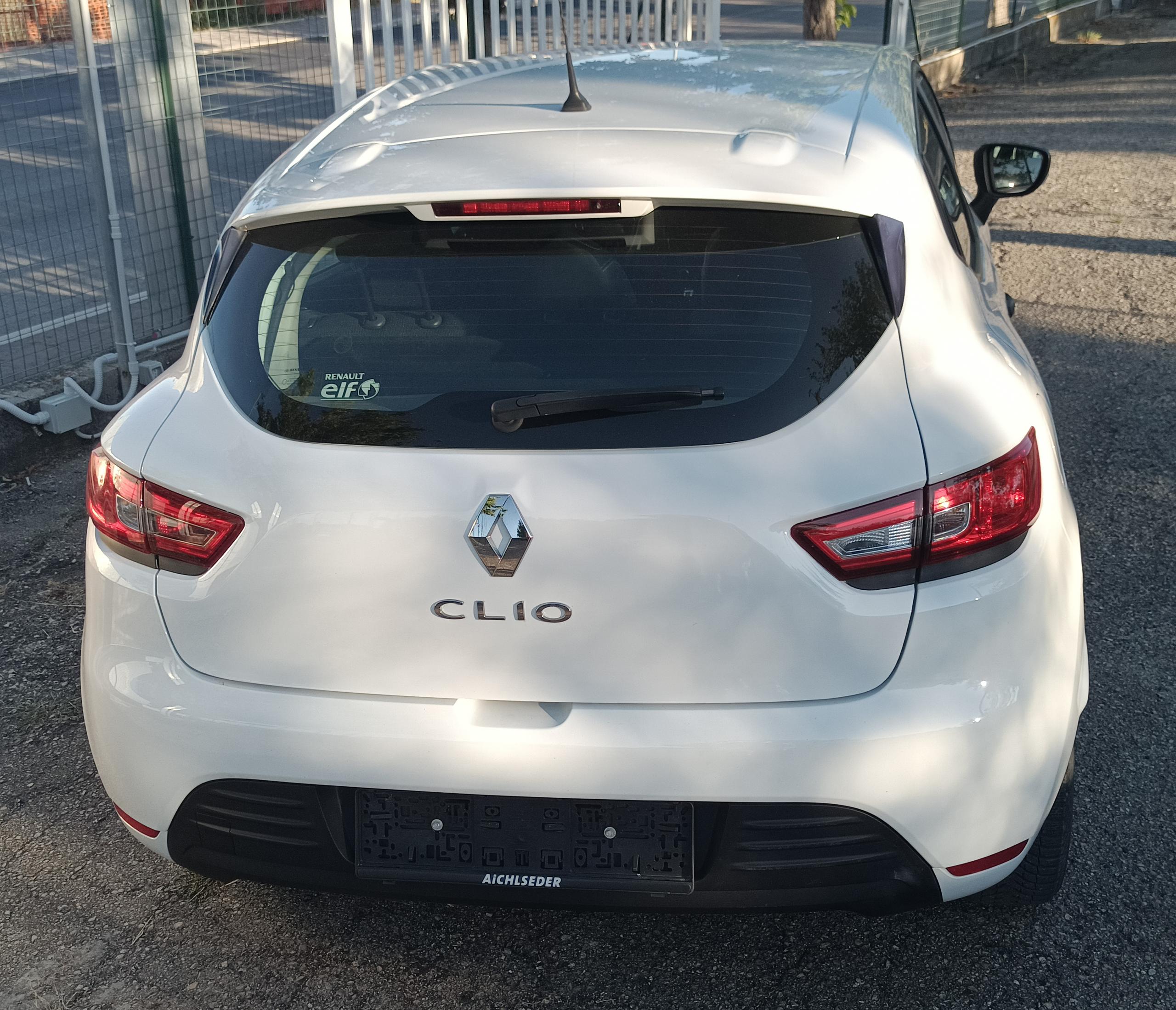 Renault Clio TCe 12V 75 CV 5 porte Business  Vasto (CH)  10.900 €