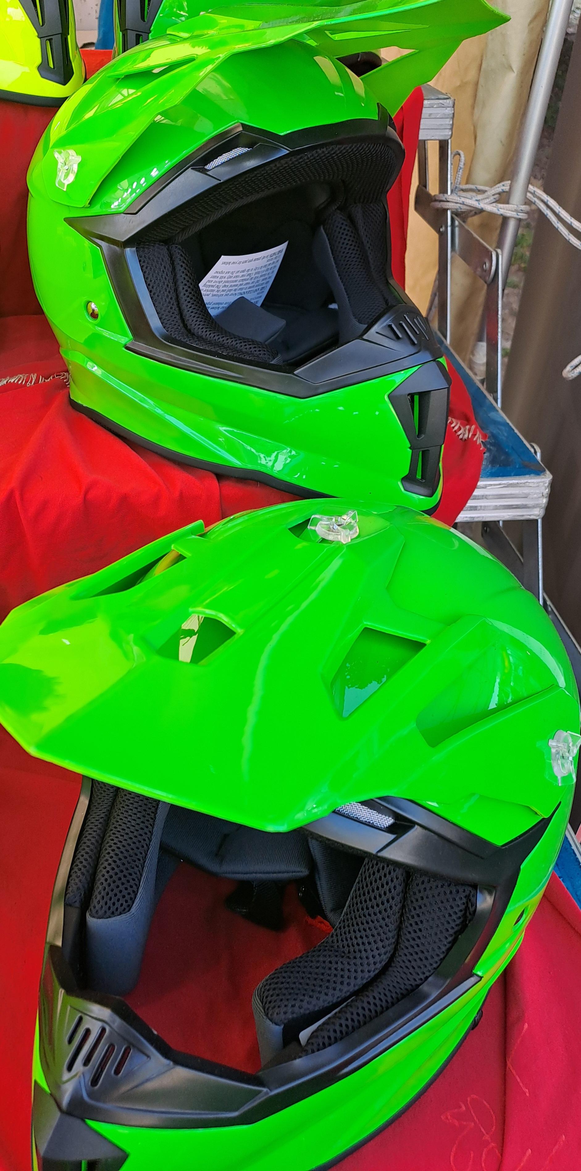 CASCO CROSS VERDE OMOLOGATO ECE 2206