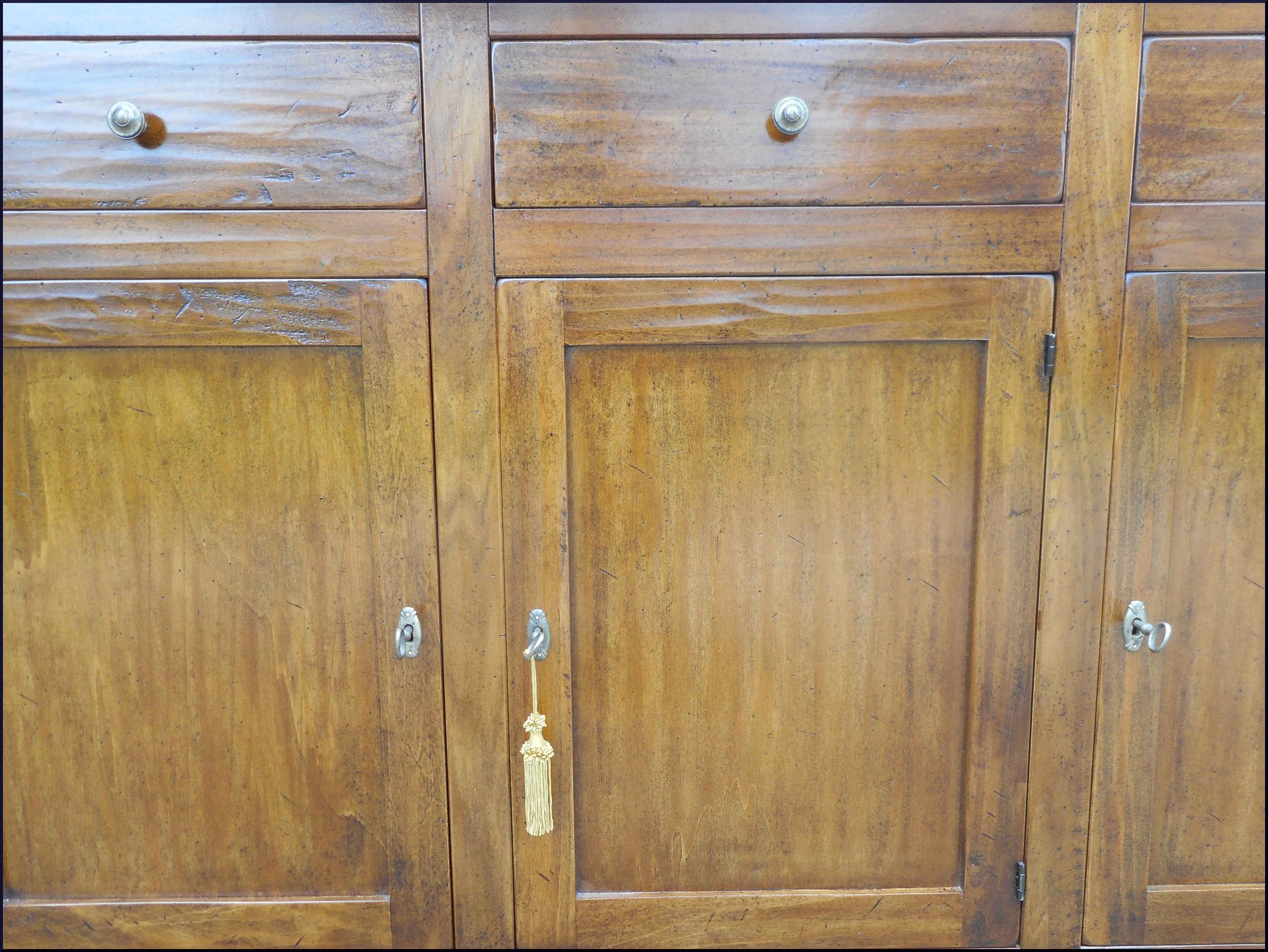 Credenza classica tre ante finitura antiquariato