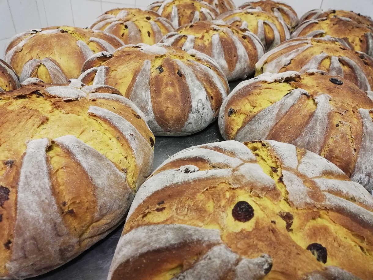 Pane realizzato con purea di zucca in sintonia con la stagione autunnale.