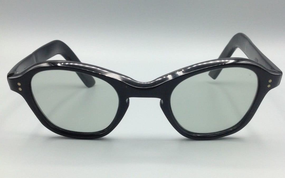 Materiali degli occhiali:La Celluloide / Optical material: Celluloid