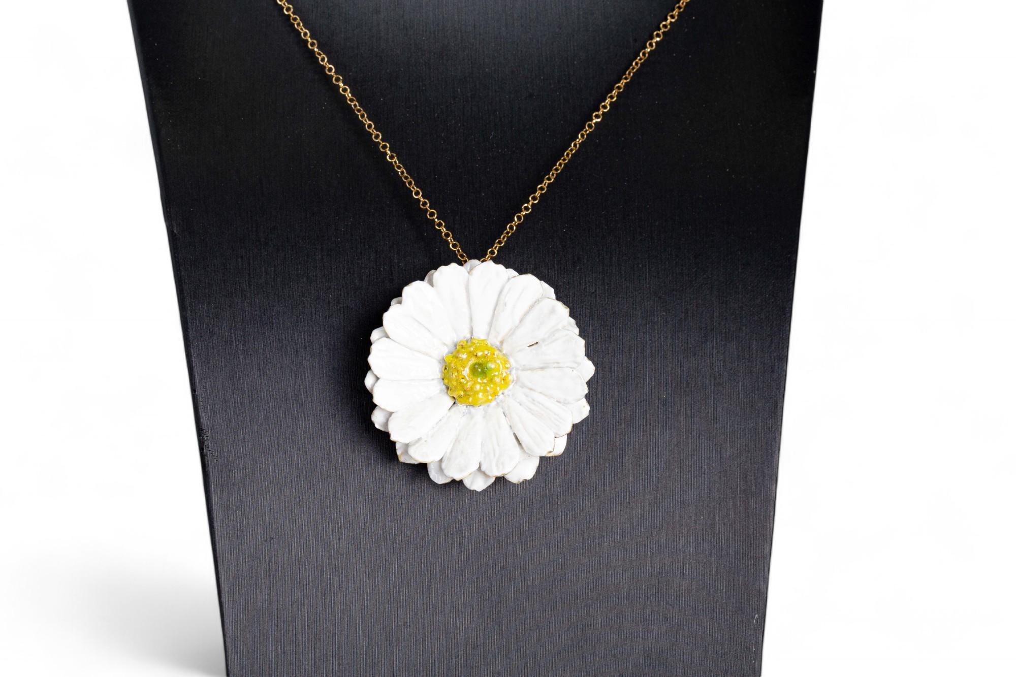 CIONDOLO E SPILLA MARGHERITA : DAISY PENDANT AND BROOCH