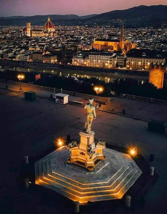 Firenze dal Piazzale Michelangelo, Firenze di sera