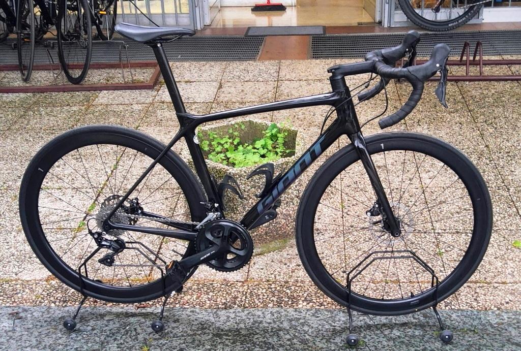 Occasione: Giant TCR mis. S full carbon,ruote in carbonio, Sh.105 disc 11v.Euro 1800 art.GTCR5Ds