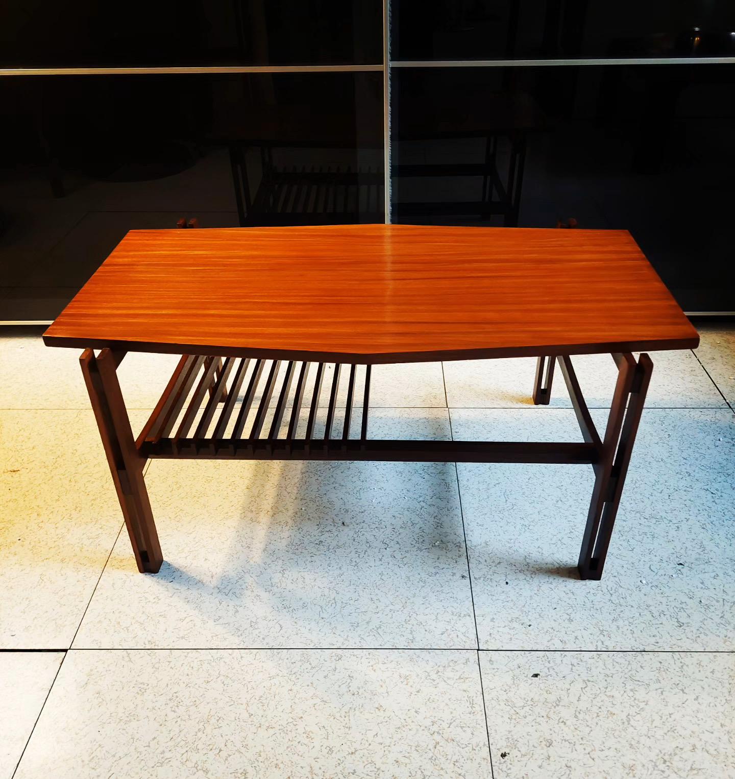 Tavolino in teak design anni 50 stile Ico Parisi