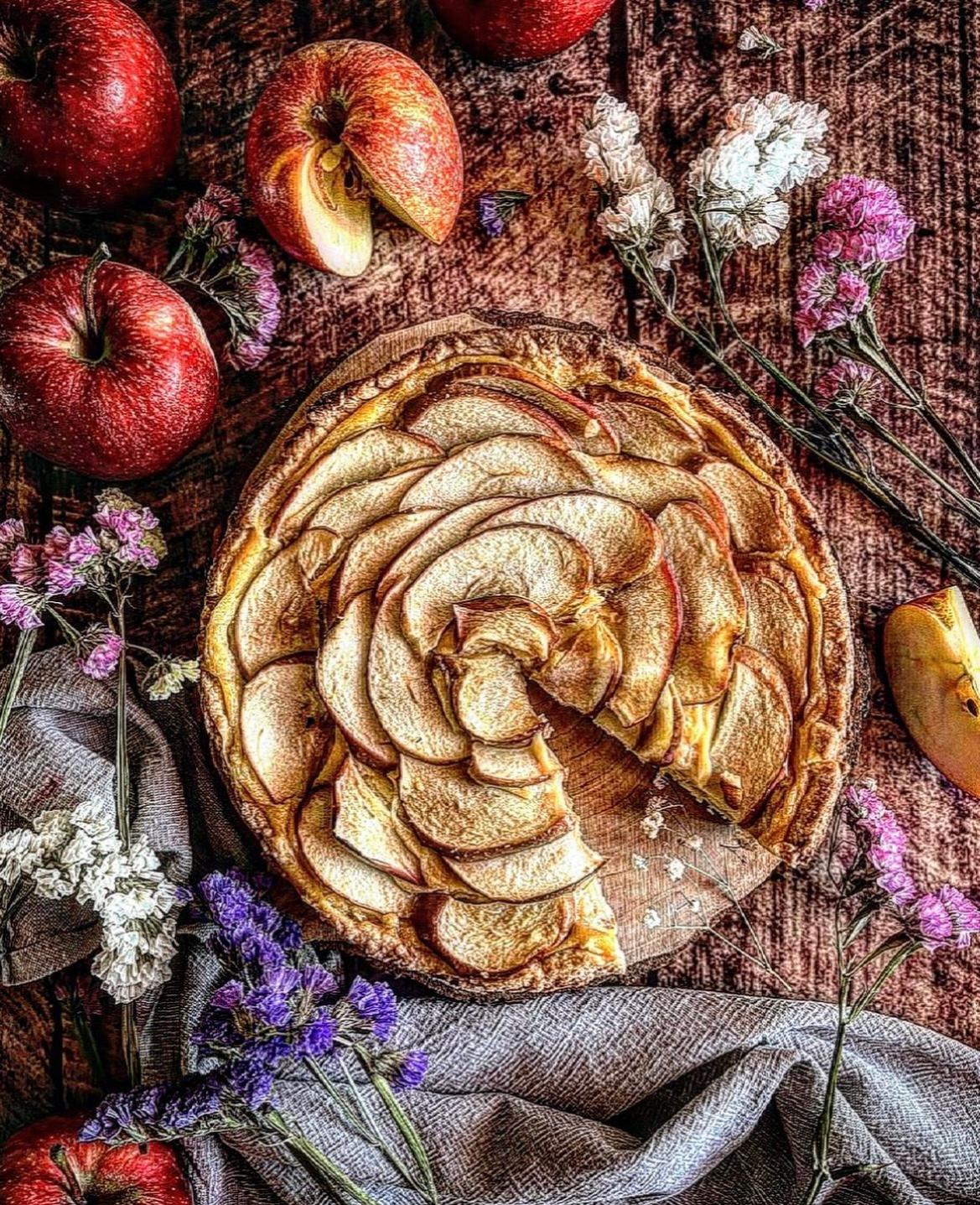 CROSTATA con CREMA e MELE