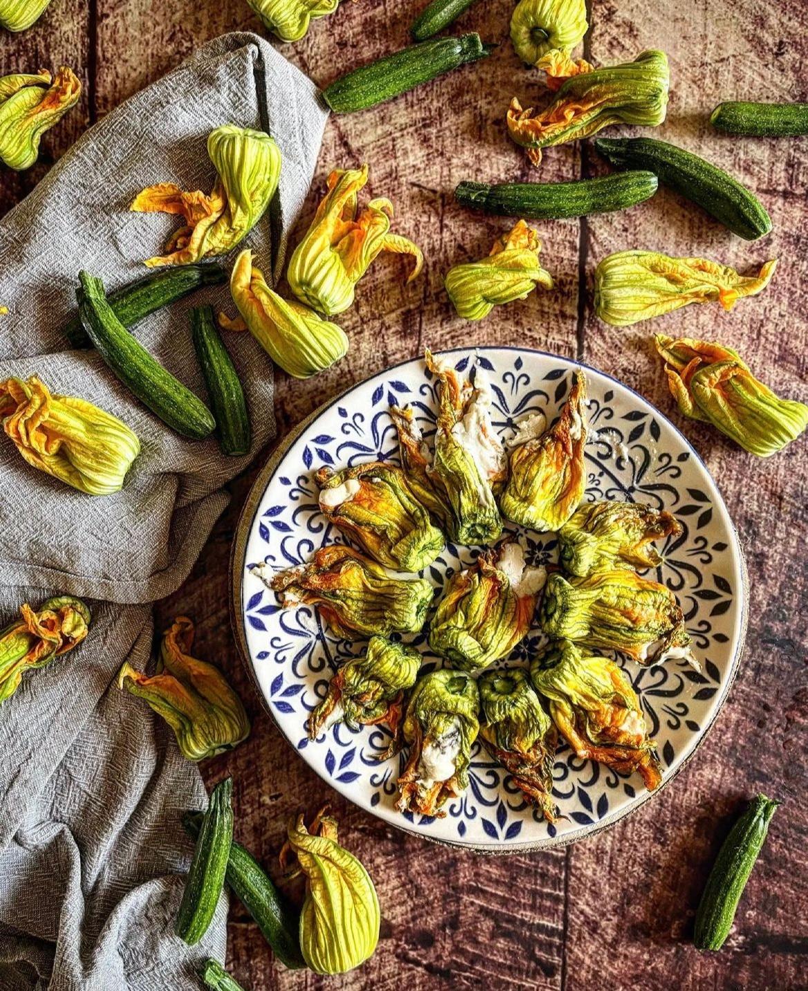 FIORI di ZUCCA RIPIENI RICOTTA e ACCIUGHE