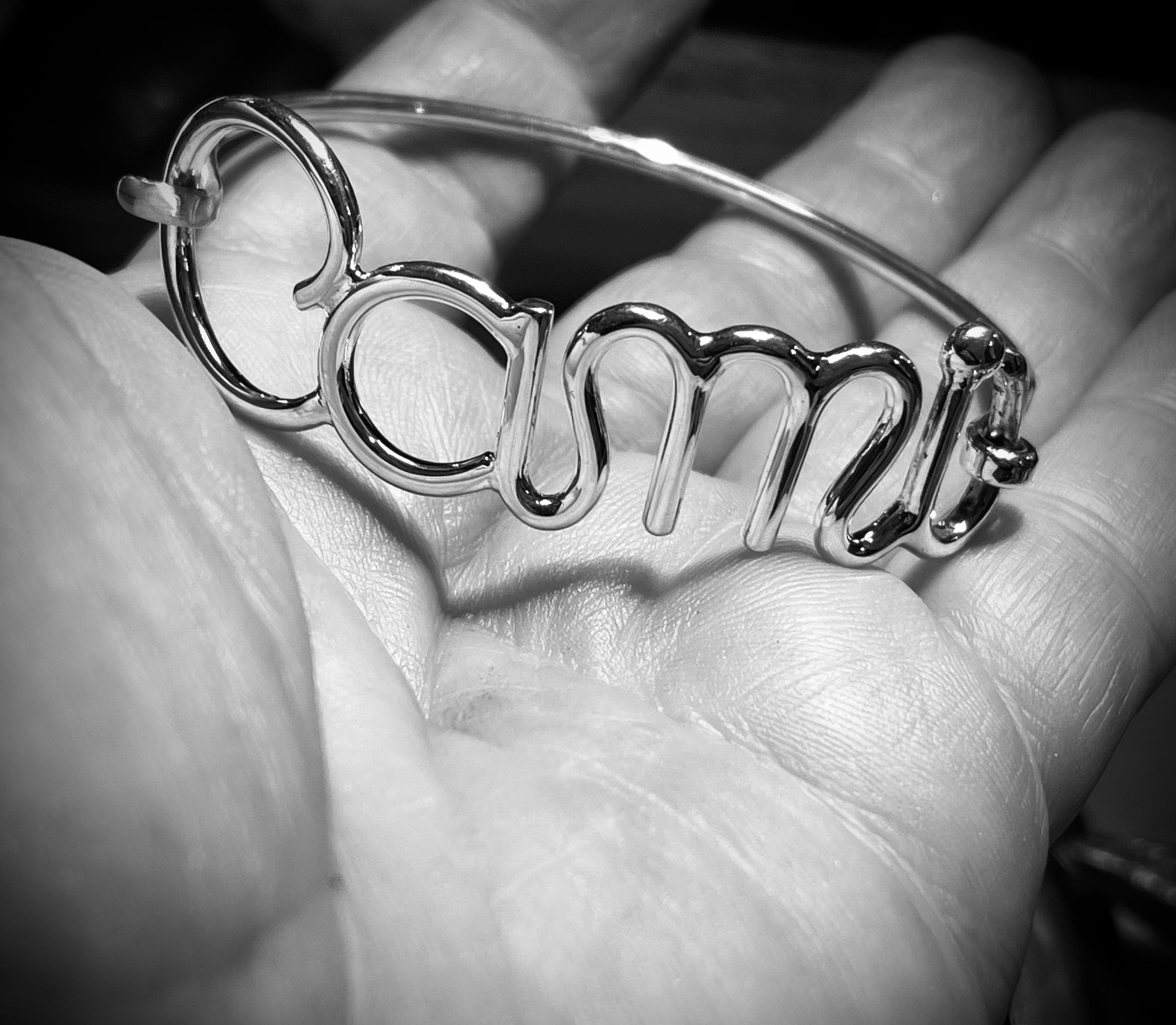 Bracciale nome corsivo