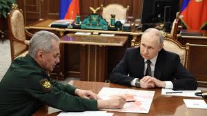 Cambio al vertice della difesa in Russia , Putin si prepara alla Guerra Lunga