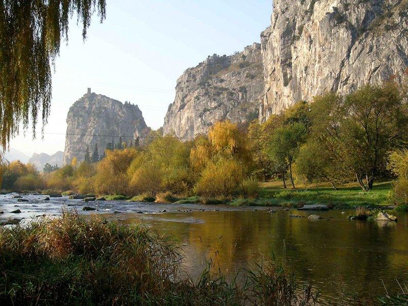 LA SARCA IN VAL DI GENOVA -  FIUME