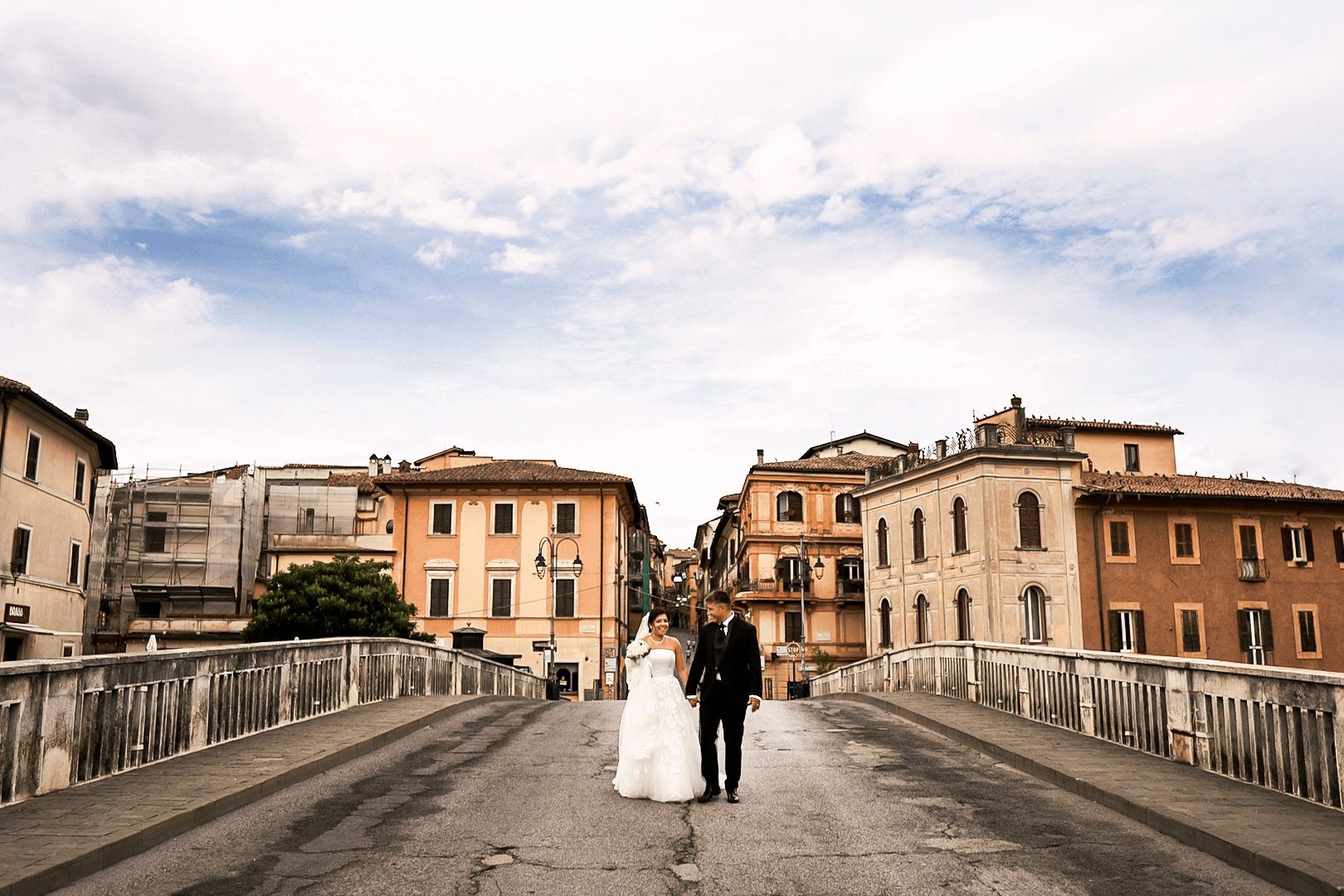 Contattaci per un preventivo foto video matrimoniale