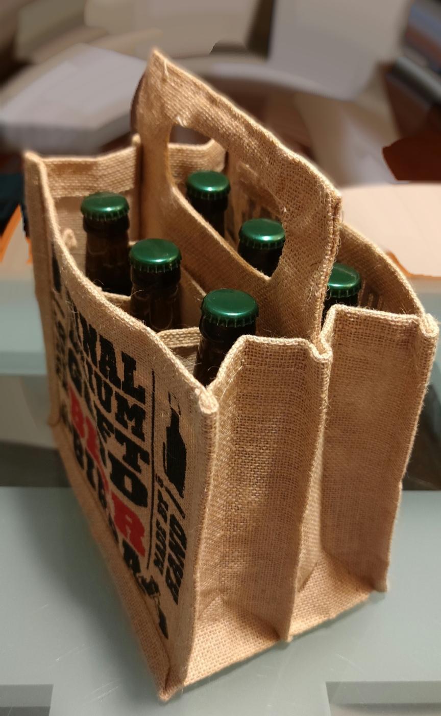 Borsa juta con 6 bottiglie di birra da 33cc