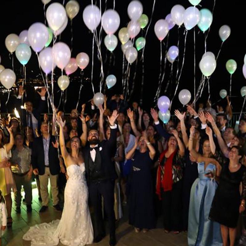palloncini a led, volo di palloncini, led multicolor, volo palloncini matrimonio