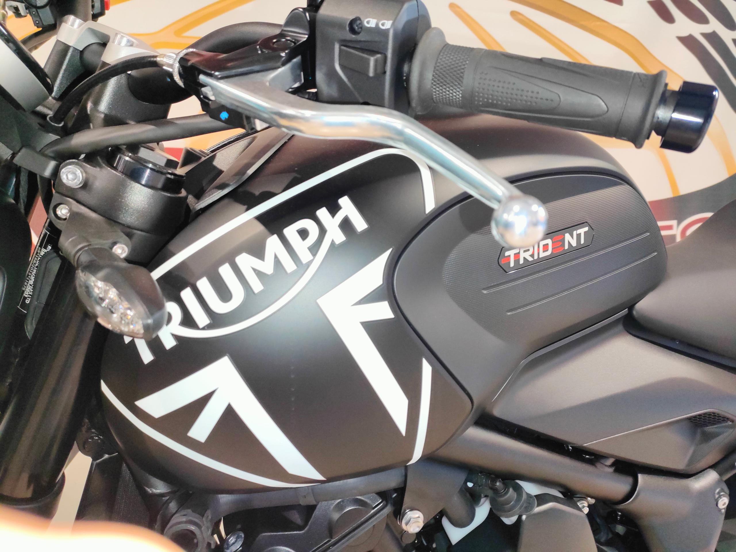 Triumph Trident 660 Nero Nuovo Pronta cons.