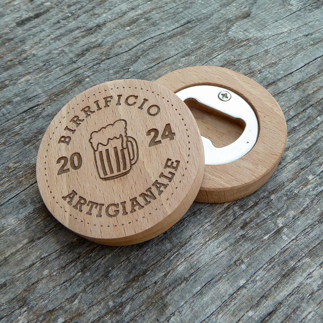 Apribottiglie tondo in Legno naturale , ecologico , personalizzabile .