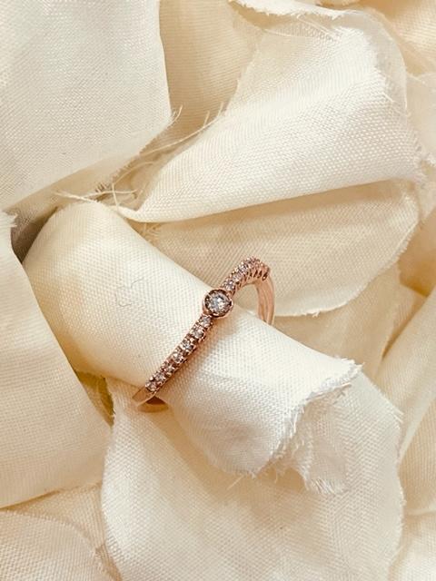 Collezione "Diamanti naturali" Anello in oro rosa con diamanti naturali