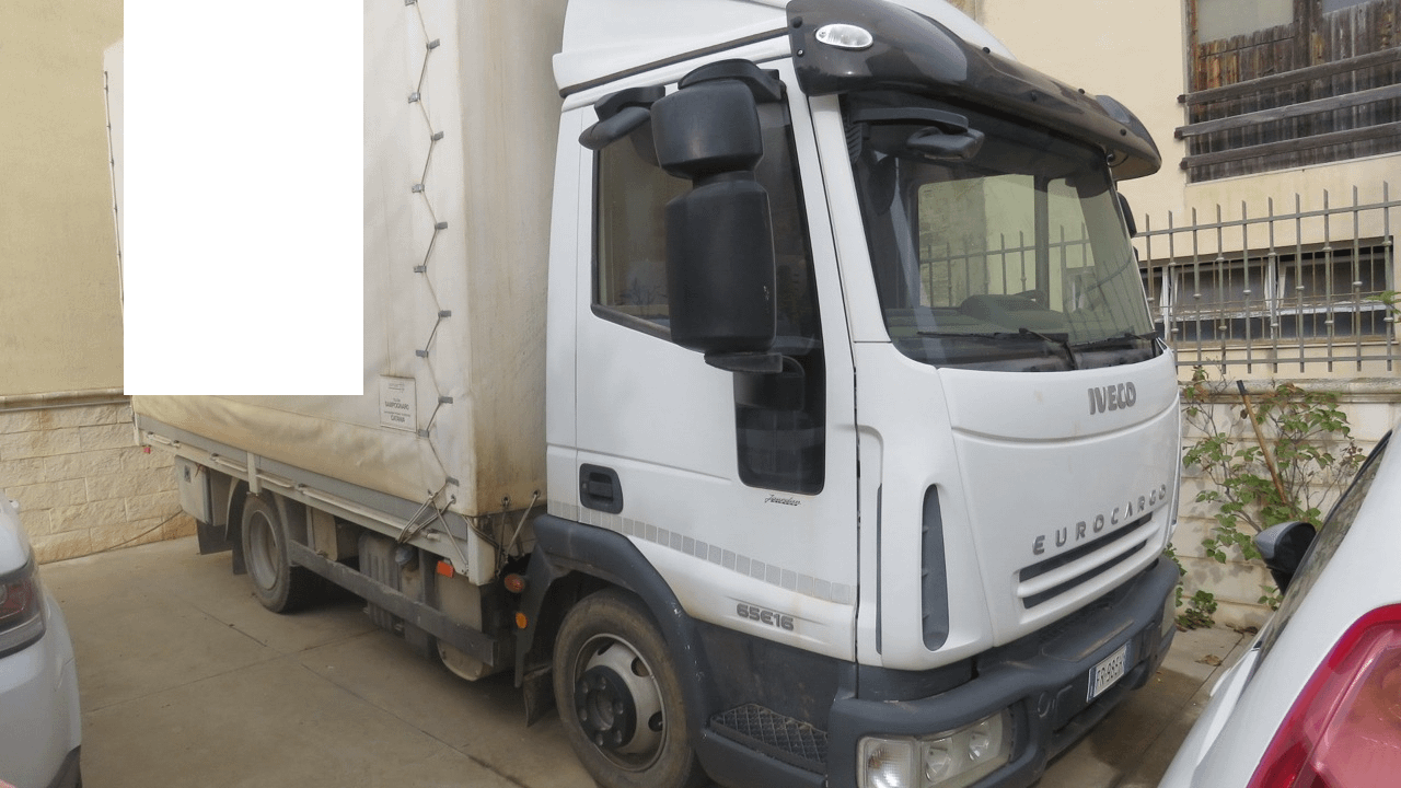 IVECO EUROCARGO CON CASSONE, MODELLO 65E16