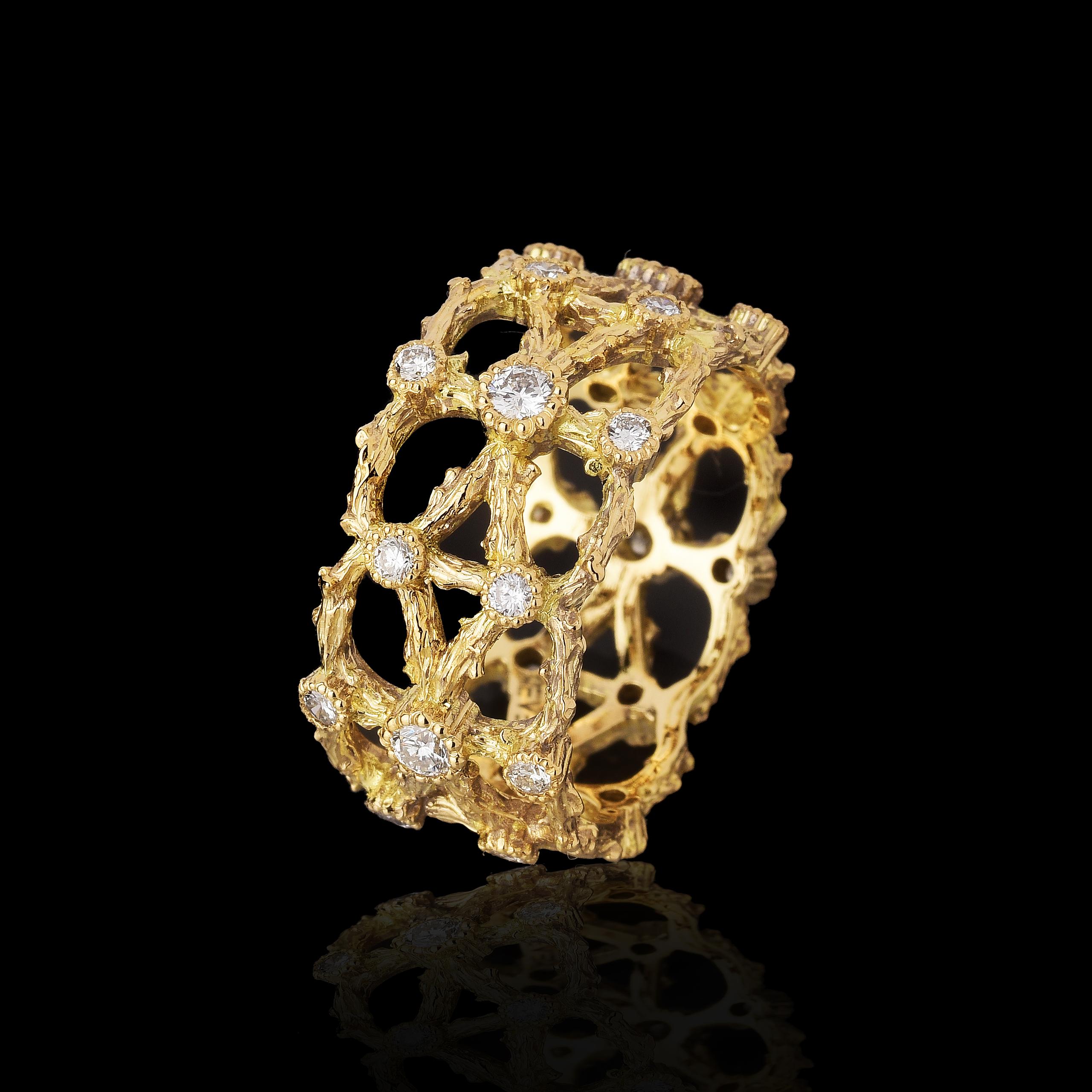 18kt yellow gold with natural white diamonds