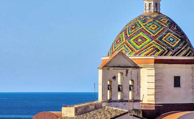 Alghero: scopri la città antica con mare e costa meravigliosa in Sardegna!