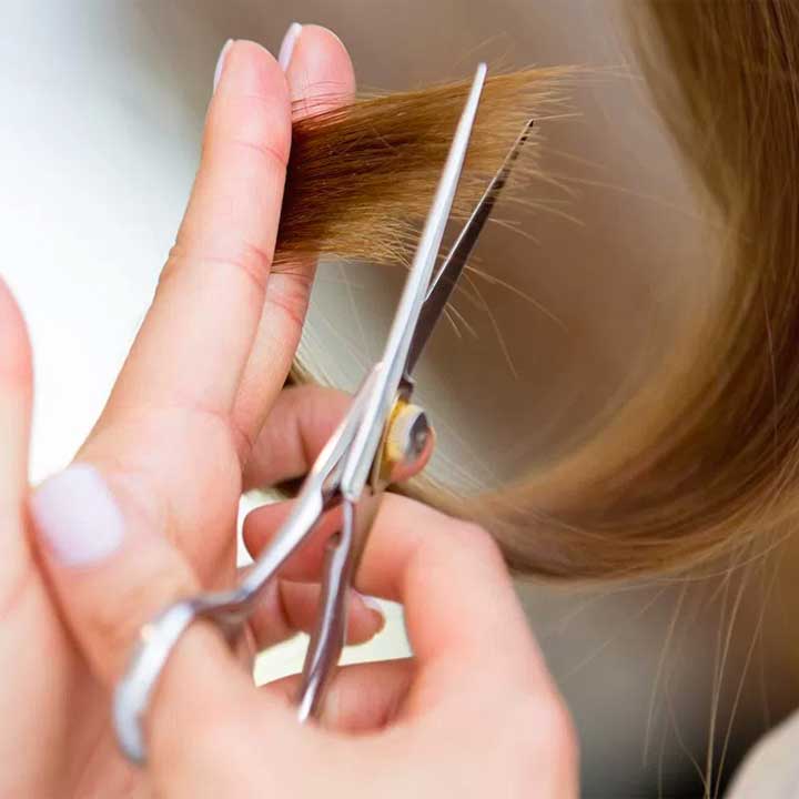 Come tagliare i capelli senza rovinarli