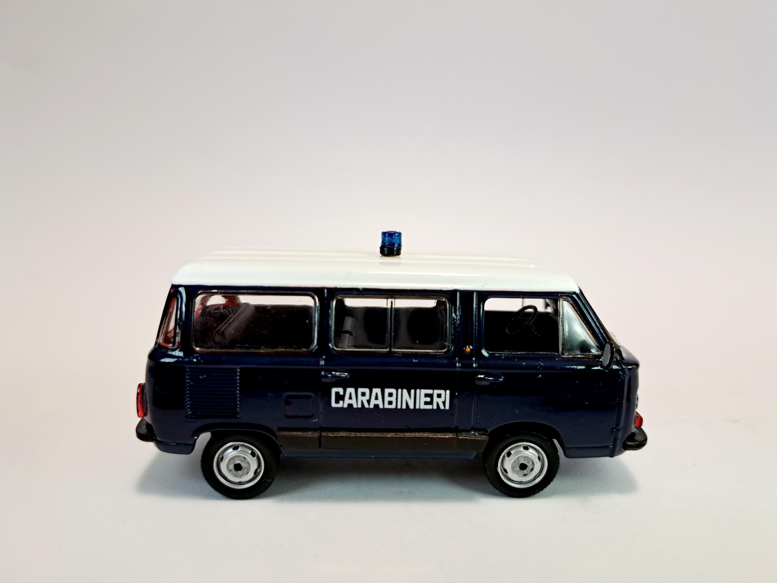 FIAT 900E FILM I DUE CARABINIERI