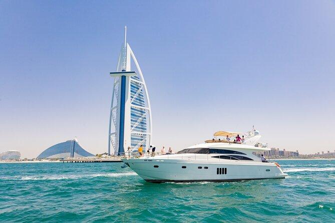 Giro in yacht a Dubai