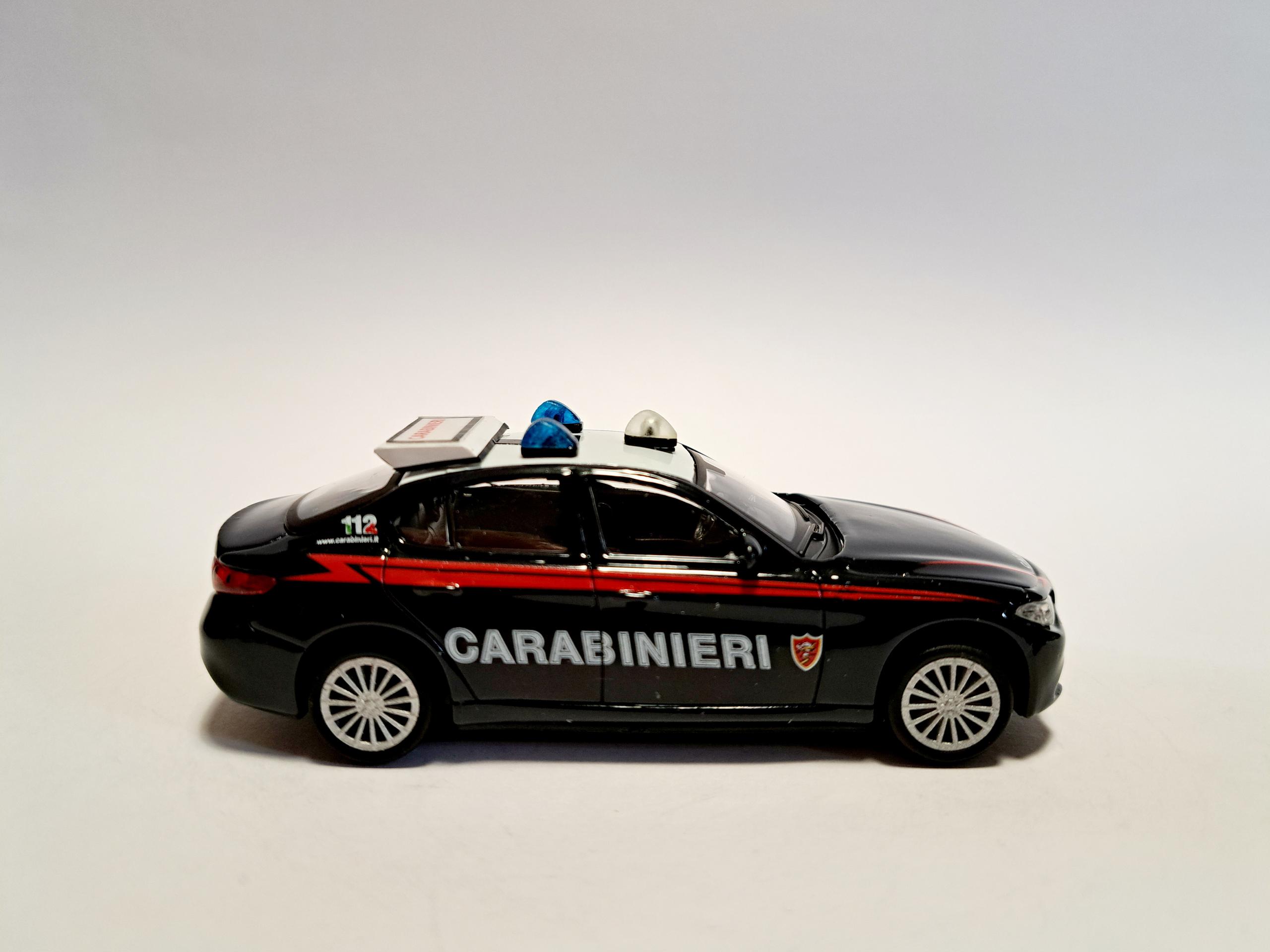 NUOVA ALFA ROMEO GIULIA CARABINIERI NUCLEO RADIOMOBILE RUOTE FISSE