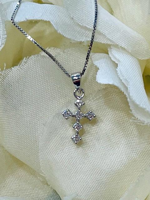 Collezione "Diamanti naturali" Croce in oro bianco e diamanti naturali