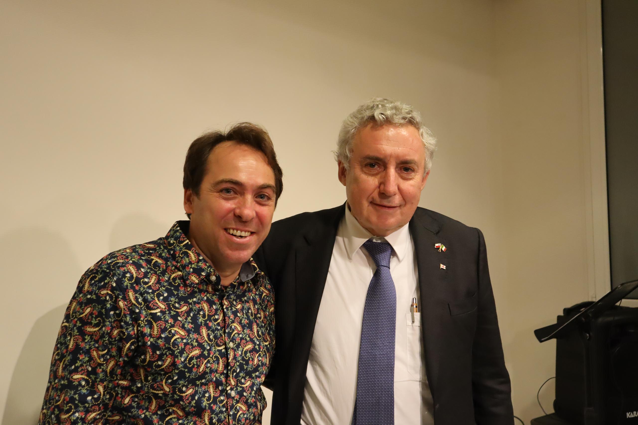 Alessio Di Modica con l'ambasciatore del Cile in Italia Ennio Vivaldi