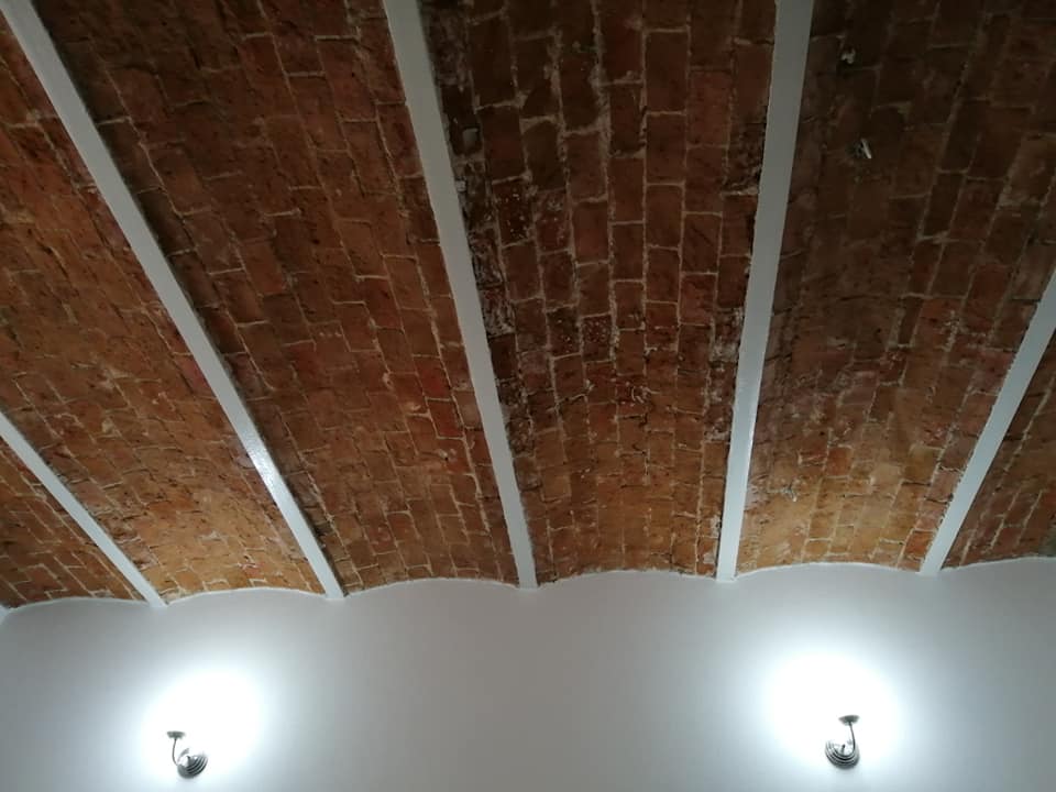 Original red bricks barrel vaults, your apartment in the heart of Sardinia